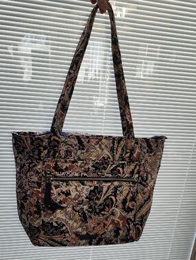15" Vera Bradley Quilted Floral Paisley Tote in Navy, White, Yellow NEW